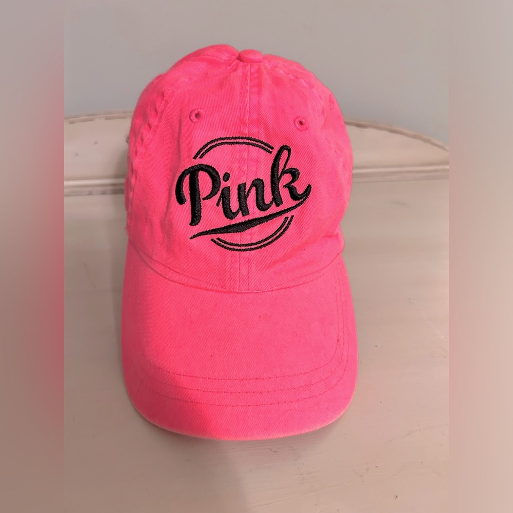 Beautiful hot pink Pink from Victoria Secret baseball cap